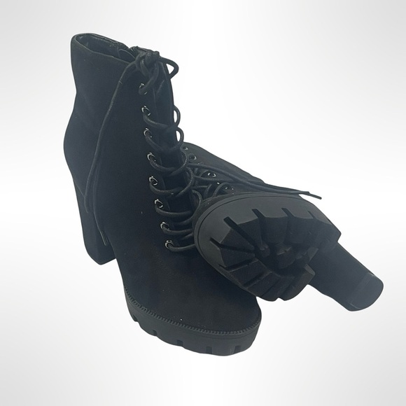 TOP Moda Shoes - Top Moda - Black Lace-Up Ankle Boots size 7.5